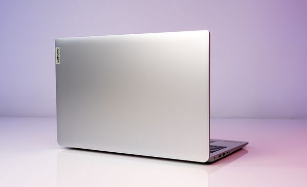 Đánh giá Lenovo IdeaPad 1 15AMN7: CPU AMD Ryzen 5 7520U, 8GB RAM, 512GB SSD giá chỉ 12.5 triệu đồng